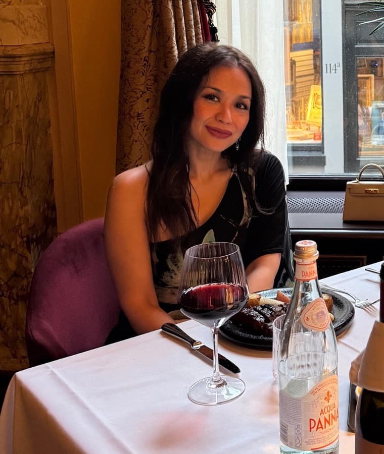 Sherley Yahya Putri Kornaat at a private dinner setting
